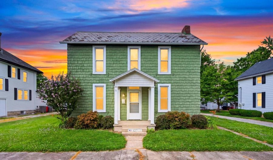 127 Walnut St, Ashville, OH 43103 - 2 Beds, 2 Bath