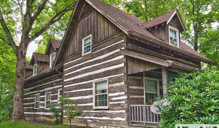 451 Buck Knob Rd, Scaly Mountain, NC 28775 - 2 Beds, 4 Bath