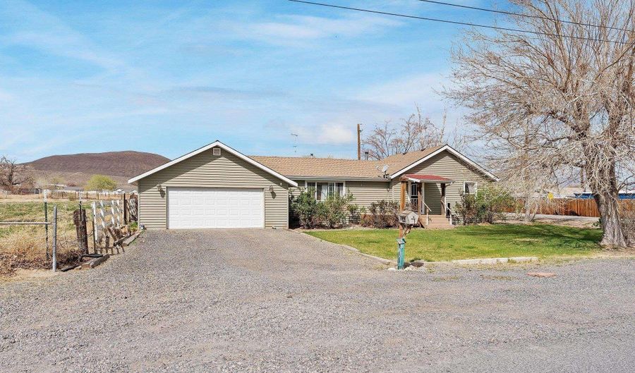 325 Stock Ln, Fernley, NV 89408 - 2 Beds, 1 Bath
