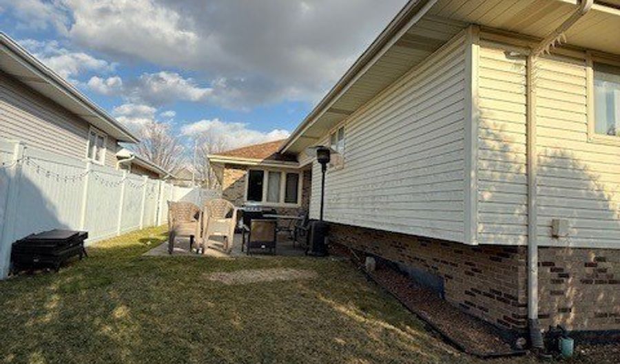 11436 S MAGNOLIA Ln, Alsip, IL 60803 - 3 Beds, 3 Bath