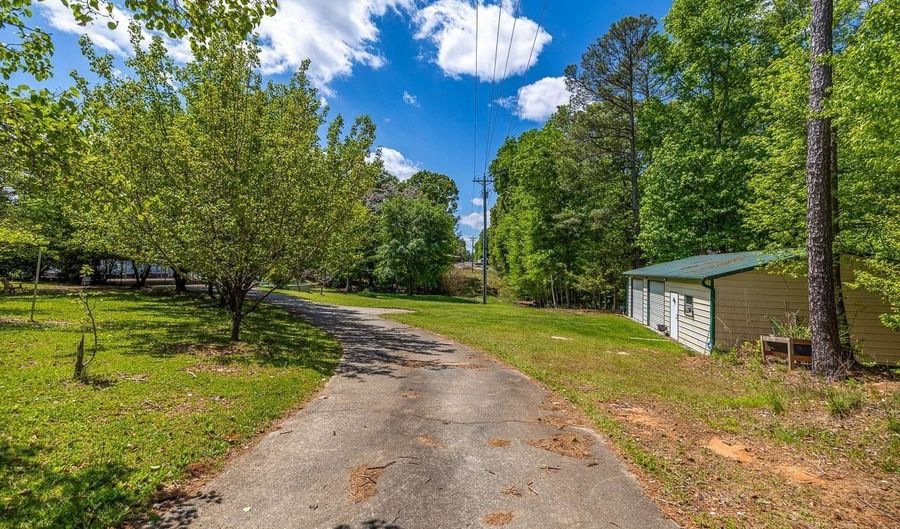10676 Augusta Rd, Belton, SC 29627 - 4 Beds, 3 Bath
