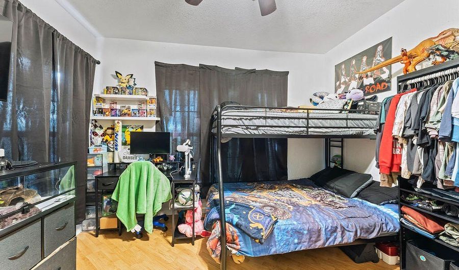 202 Oak St, Anderson, MO 64831 - 2 Beds, 1 Bath