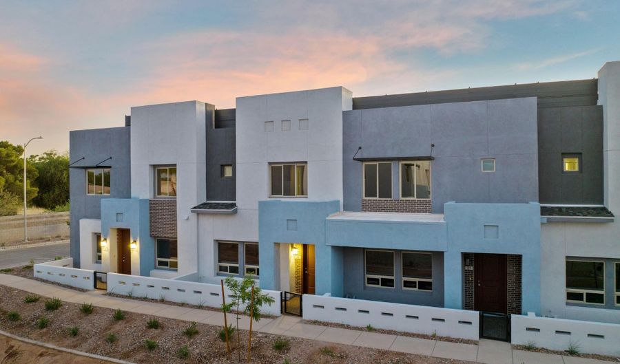 733 E Commonwealth Ave 29, Chandler, AZ 85225 - 4 Beds, 5 Bath