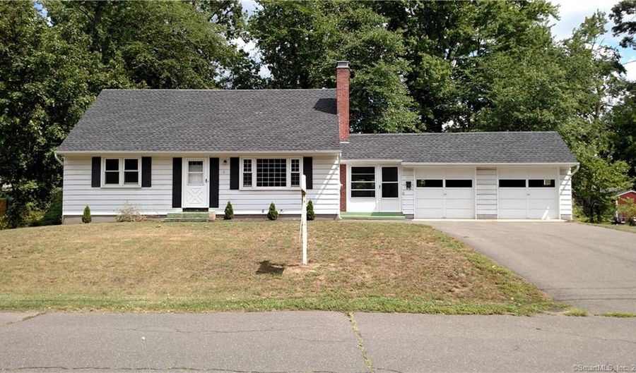 3 Overhill Rd, Enfield, CT 06082 - 4 Beds, 2 Bath