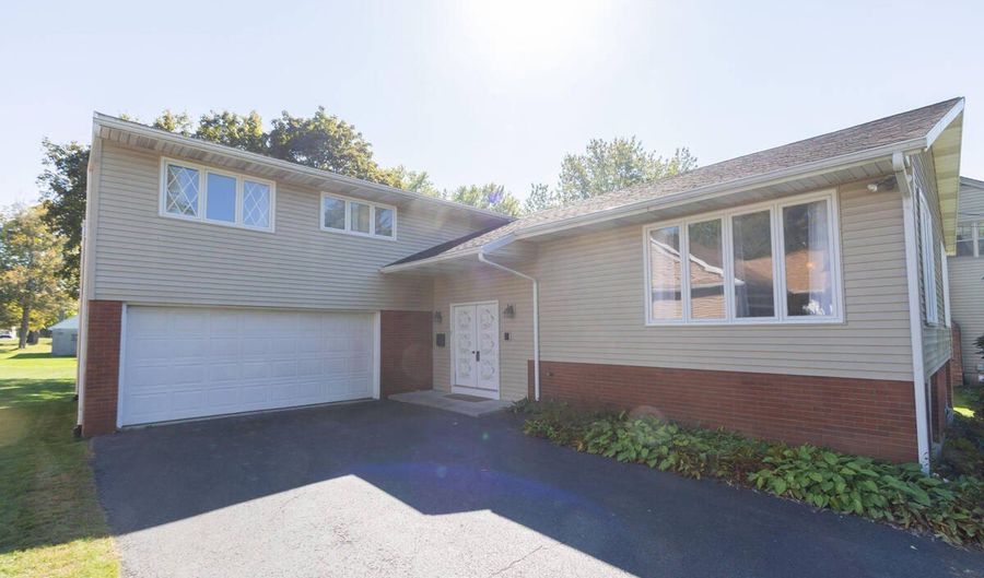 8 Sawyer Pl, Albany, NY 12208 - 4 Beds, 3 Bath
