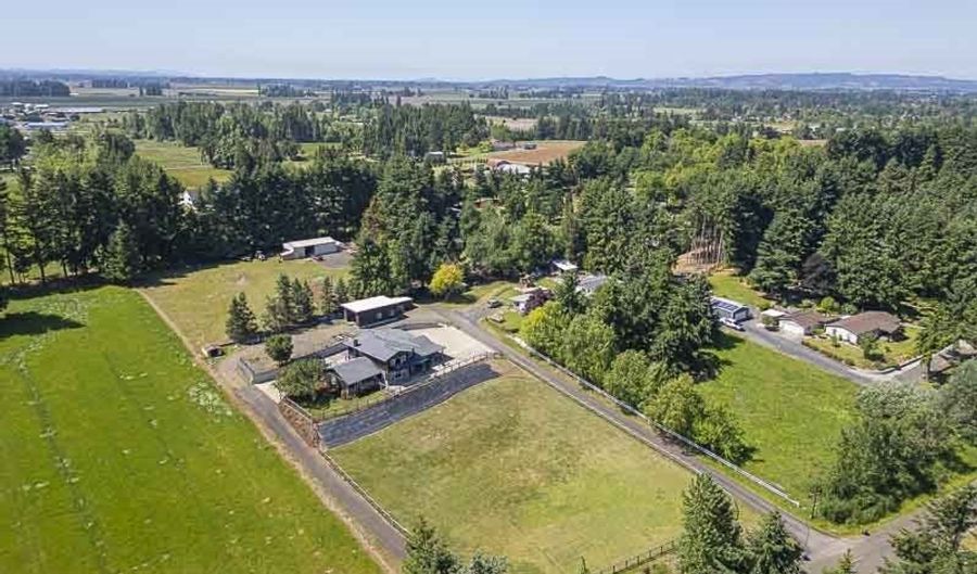 11364 JAMES WAY Dr, Aumsville, OR 97325 - 8 Beds, 5 Bath