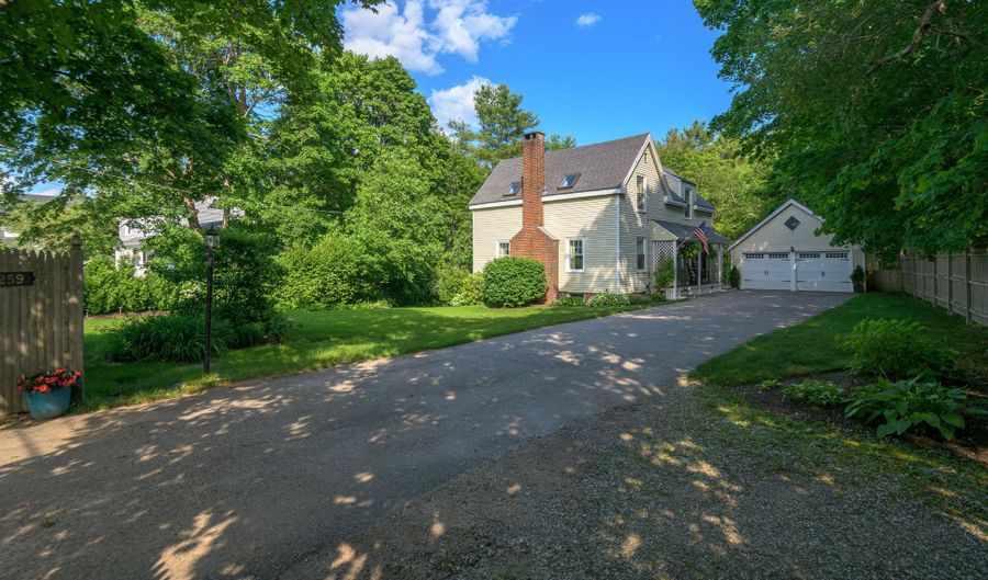 259 Middle Rd, Falmouth, ME 04105 - 3 Beds, 2 Bath