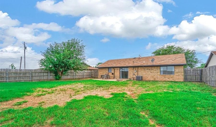 1904 Gemini St, Altus, OK 73521 - 3 Beds, 2 Bath