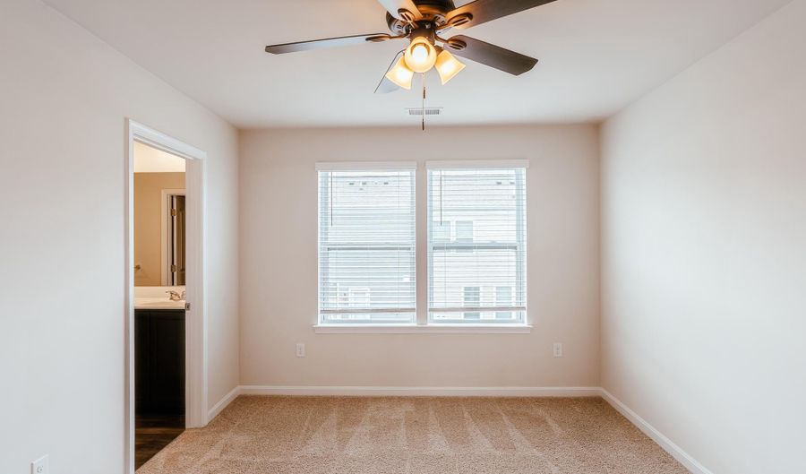 44 PEPPERWOOD Dr, Camden Wyoming, DE 19934 - 3 Beds, 3 Bath