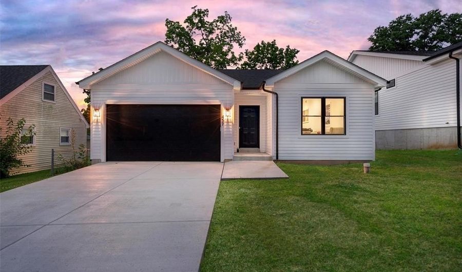 457 Rosedale Ter, Ballwin, MO 63021 - 3 Beds, 2 Bath