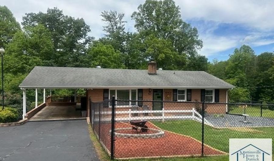 586 Graceland Dr, Bassett, VA 24055 - 2 Beds, 1 Bath