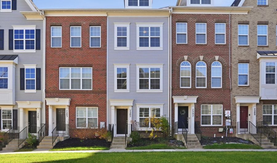 7205 BARRBERRY Ln, Beltsville, MD 20705 - 4 Beds, 4 Bath