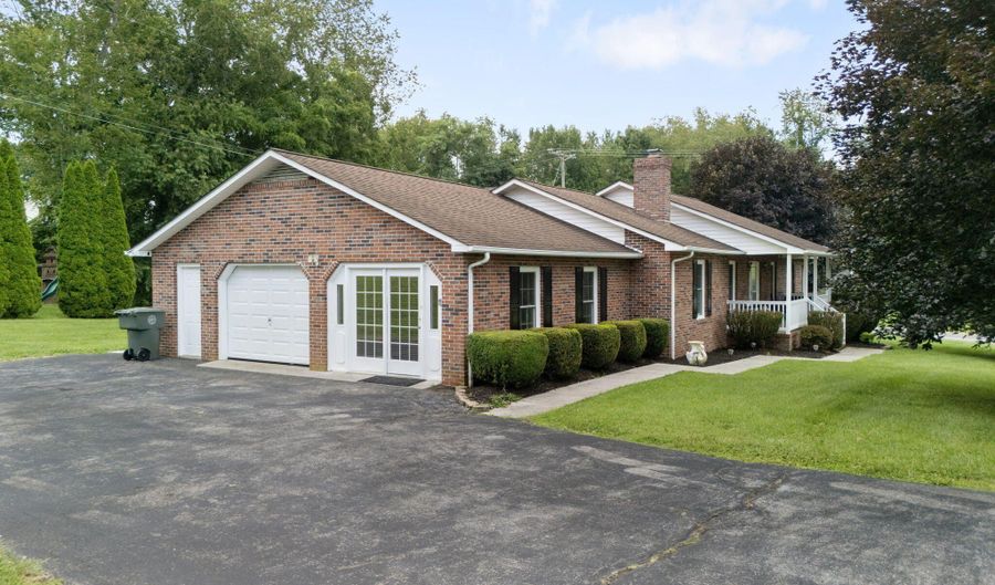 506 Cherry Hill Dr, Abingdon, VA 24210 - 4 Beds, 2 Bath