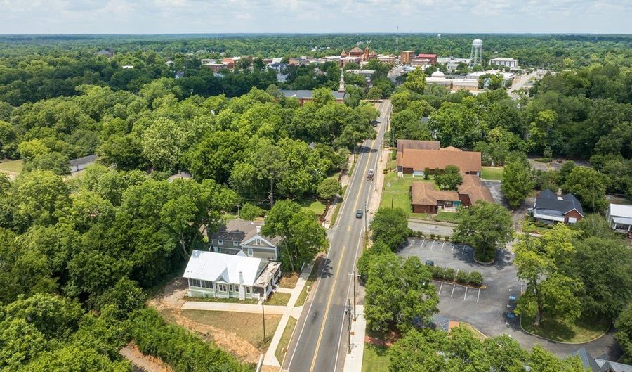 405 S Lee St, Americus, GA 31709 - 0 Beds, 2 Bath