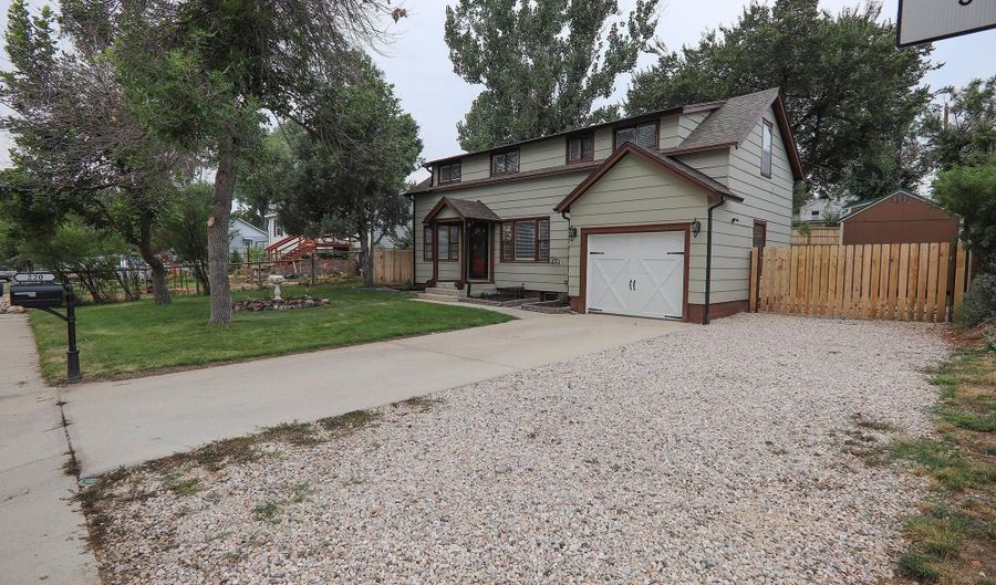 220 S Tisdale Ave, Buffalo, WY 82834 - 3 Beds, 2 Bath