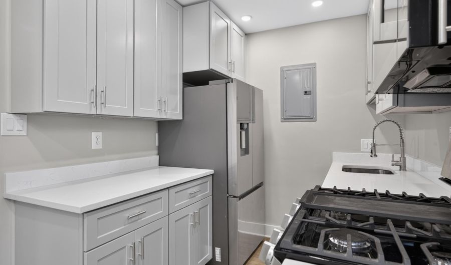 2026 N VERMONT St 301, Arlington, VA 22207 - 2 Beds, 1 Bath