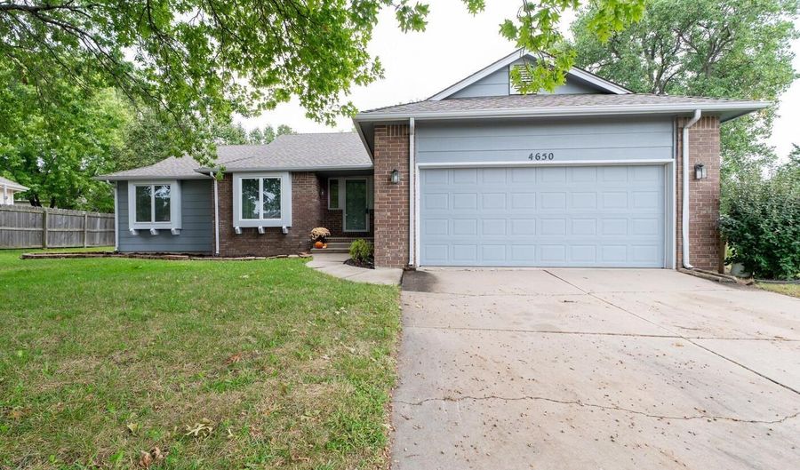 4650 Farmstead Ct, Bel Aire, KS 67220 - 4 Beds, 3 Bath