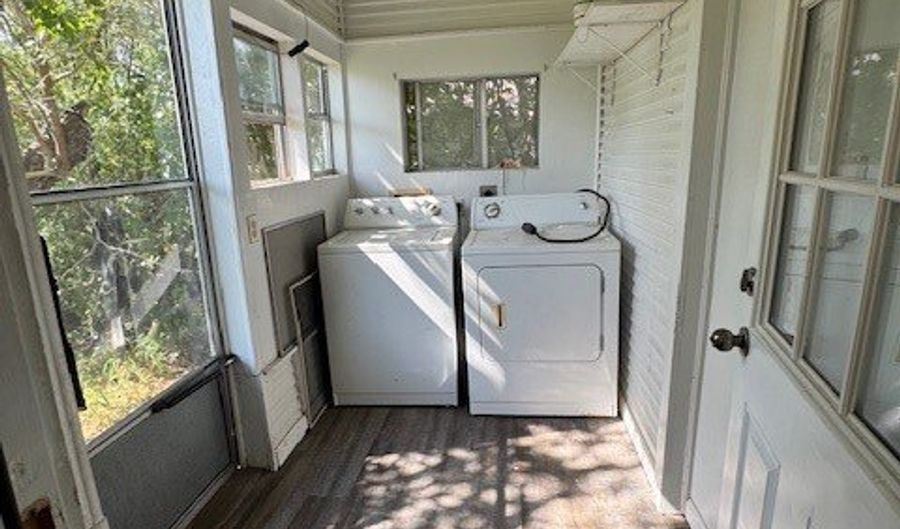 227 S Rife, Aransas Pass, TX 78336 - 2 Beds, 1 Bath