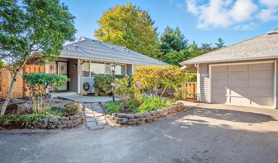15765 SW VILLAGE Cir, Beaverton, OR 97007 - 2 Beds, 2 Bath