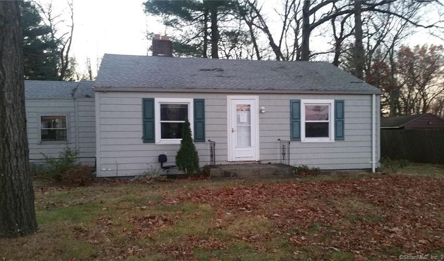 47 Old Windsor Rd, Bloomfield, CT 06002 - 2 Beds, 2 Bath
