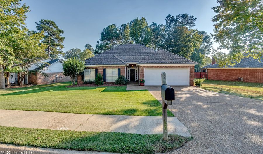 213 Boxwood Cir, Brandon, MS 39047 - 3 Beds, 2 Bath