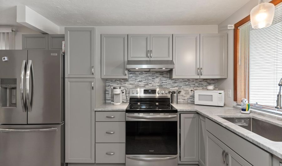 11 Village West Dr 5, Bristol, NH 03222 - 2 Beds, 3 Bath