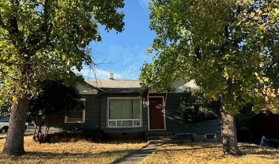 317 Maple St, Ashland, OR 97520 - 4 Beds, 2 Bath