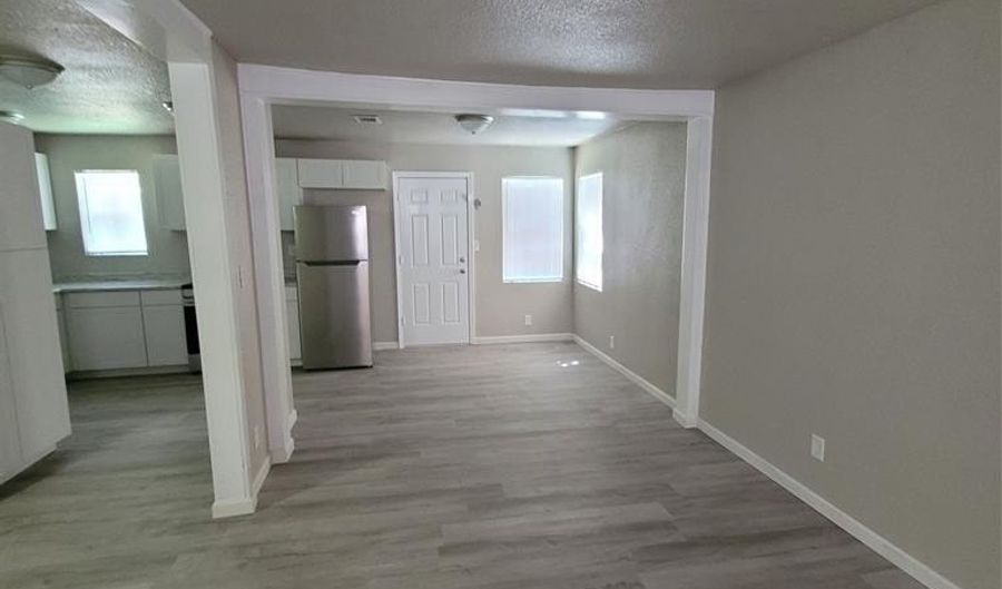209 W Purdom Ave, Alvarado, TX 76009 - 3 Beds, 2 Bath