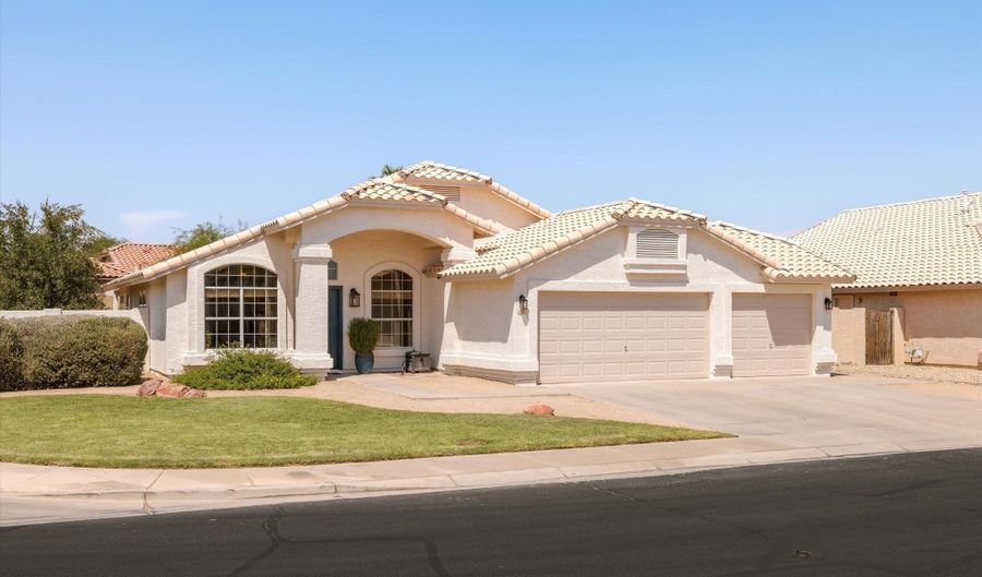 12316 W SHERIDAN St, Avondale, AZ 85392 - 3 Beds, 2 Bath