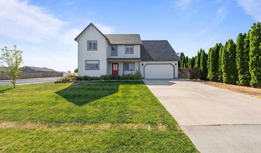 1542 12th St, Benton City, WA 99320 - 4 Beds, 3 Bath
