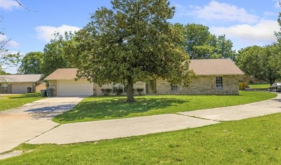 1922 S Plainview, Ardmore, OK 73401 - 3 Beds, 2 Bath