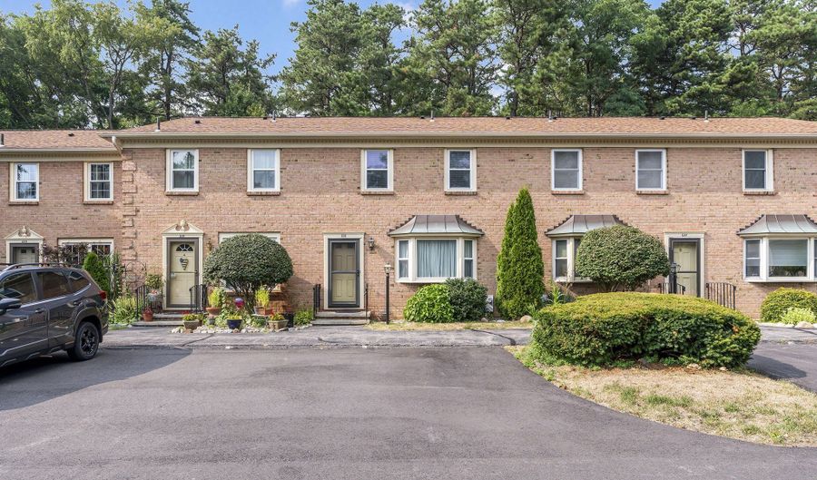 232 Point Of Woods Dr, Albany, NY 12203 - 2 Beds, 2 Bath