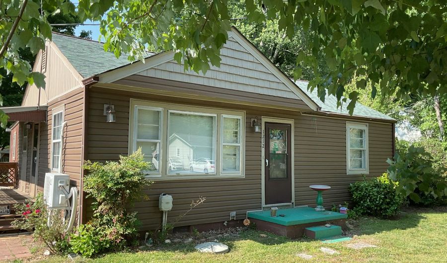 1212 Jones St, Athens, TN 37303 - 2 Beds, 1 Bath