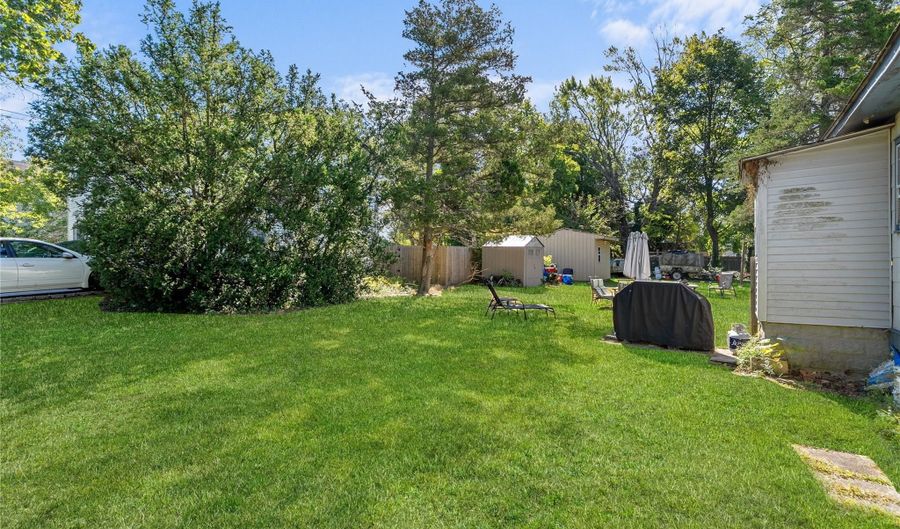 29 Lake St, Amityville, NY 11701 - 3 Beds, 2 Bath