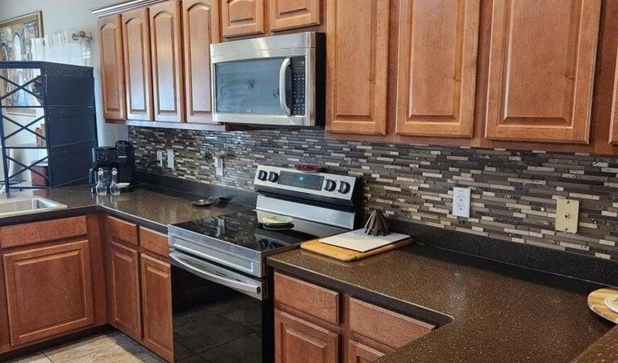 108 W Ridgeview Trl, Casa Grande, AZ 85122 - 3 Beds, 3 Bath