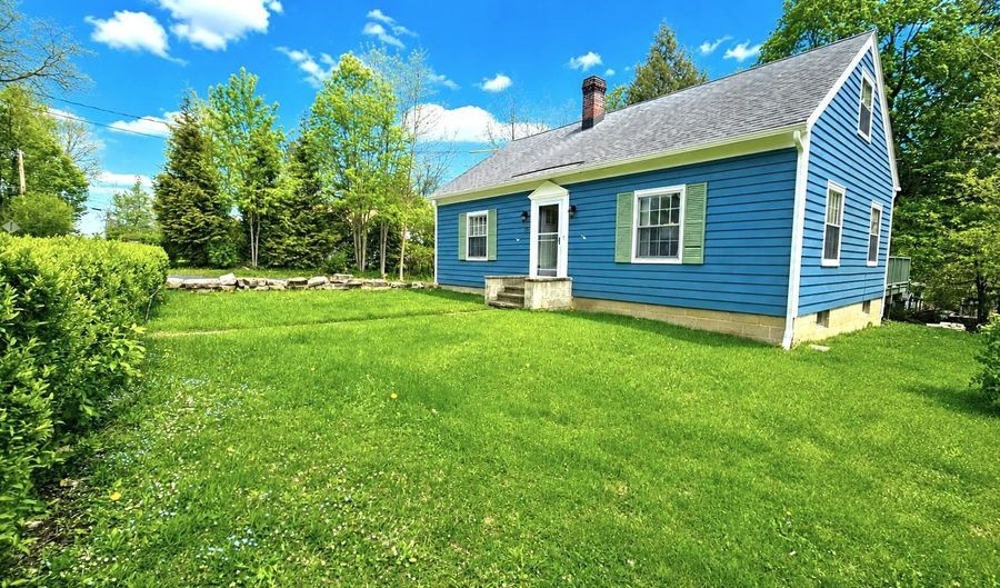 26 Knoll Crest Ln, Bennington, VT 05201 - 3 Beds, 1 Bath