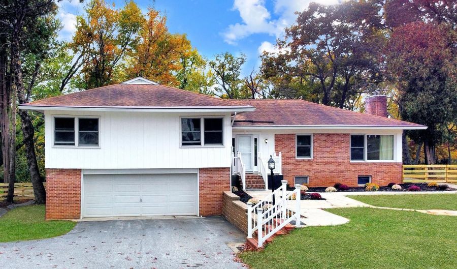 13606 ALLISTON Dr, Baldwin, MD 21013 - 3 Beds, 3 Bath