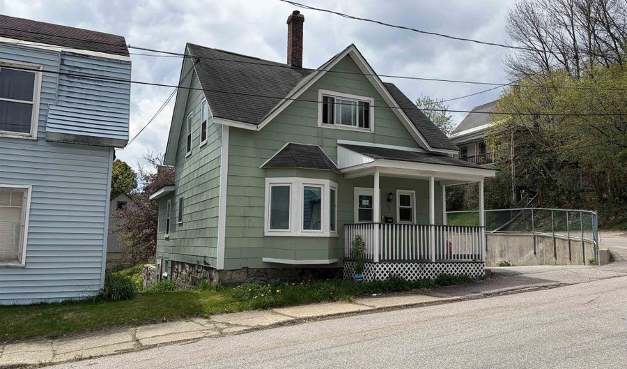 39 Abenaki Ln, Berlin, NH 03570 - 3 Beds, 1 Bath