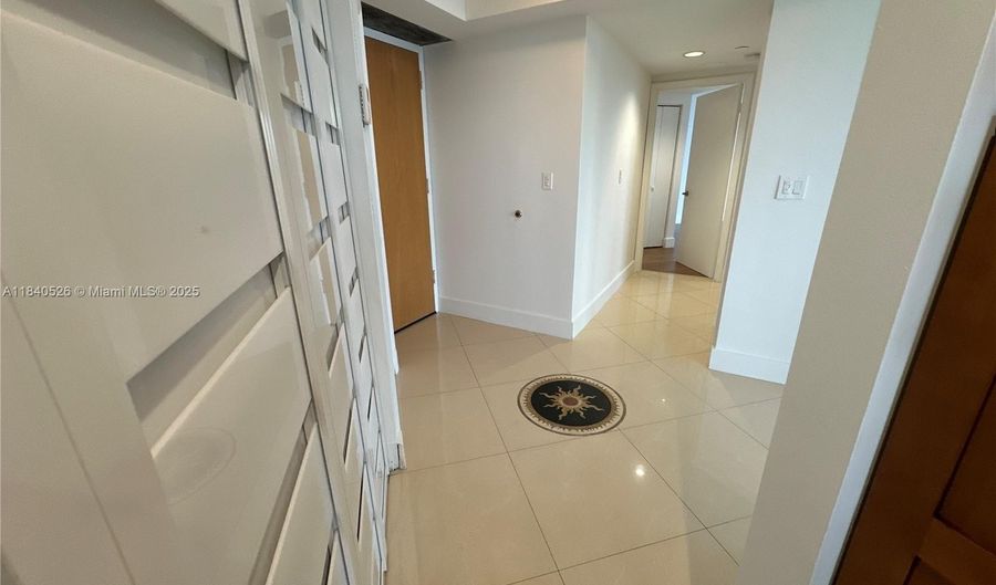 20185 E Country Club Dr 1105, Aventura, FL 33180 - 2 Beds, 2 Bath