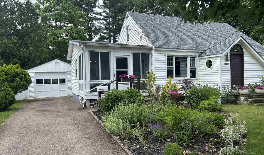 2069 North Ave, Burlington, VT 05408 - 3 Beds, 3 Bath