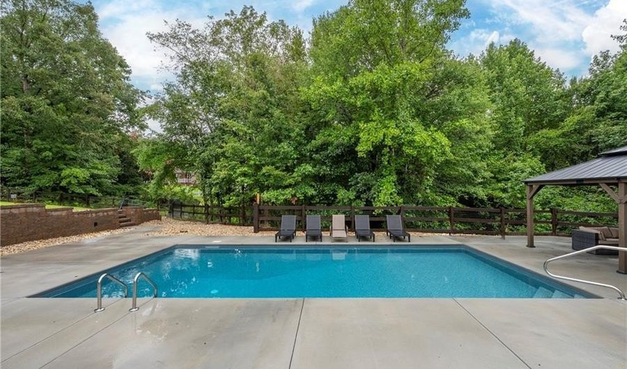 125 Grey Fox Trl, Advance, NC 27006 - 3 Beds, 4 Bath