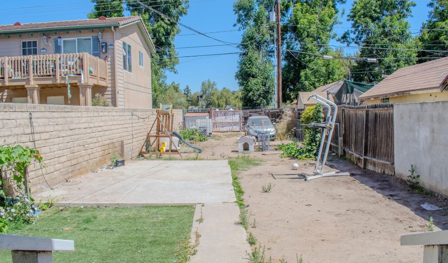 2461 Barry St, Camarillo, CA 93010 - 2 Beds, 2 Bath