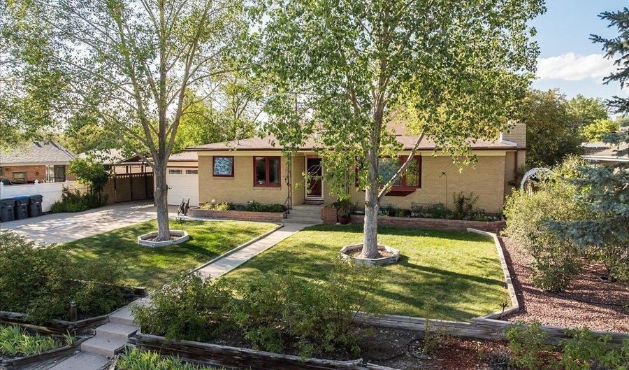 3108 JACKSON St, Cheyenne, WY 82009 - 3 Beds, 2 Bath