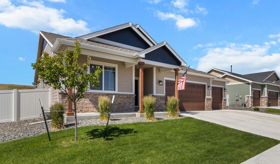 5008 CARLA Dr, Cheyenne, WY 82009 - 5 Beds, 3 Bath