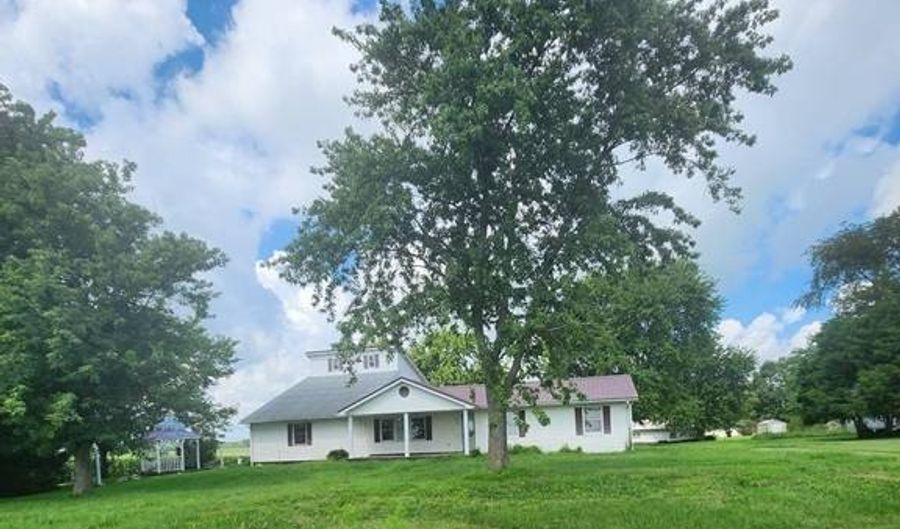 208 S 3rd St, Allendale, IL 62410 - 4 Beds, 3 Bath