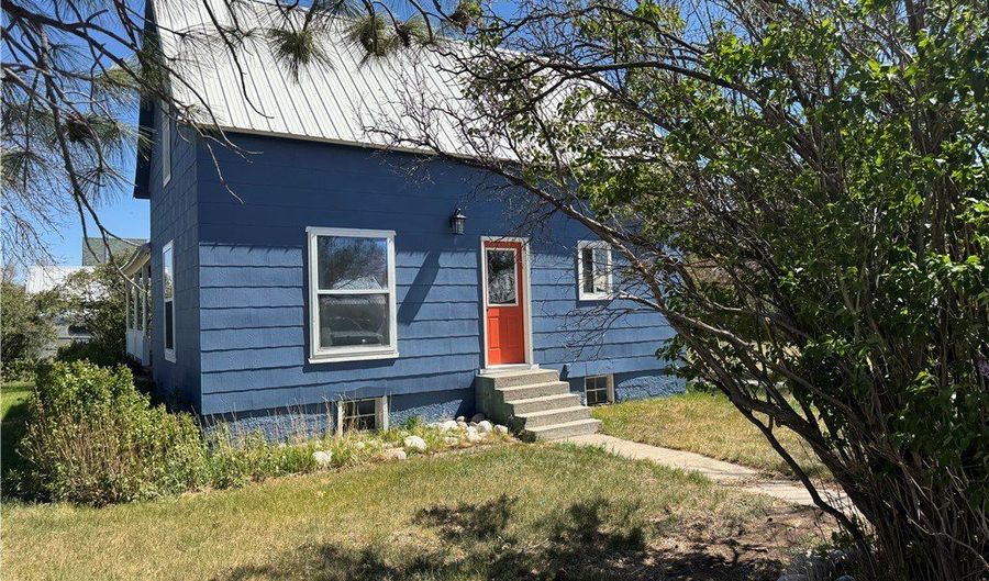 403 E 6th Ave, Big Timber, MT 59011 - 4 Beds, 2 Bath