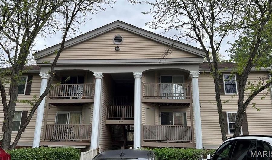 717 Ridgeside Dr L, Ballwin, MO 63021 - 2 Beds, 1 Bath