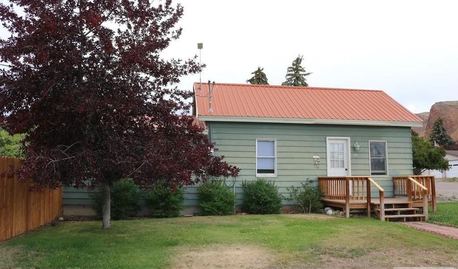 300 S 3rd St, Challis, ID 83226 - 2 Beds, 2 Bath