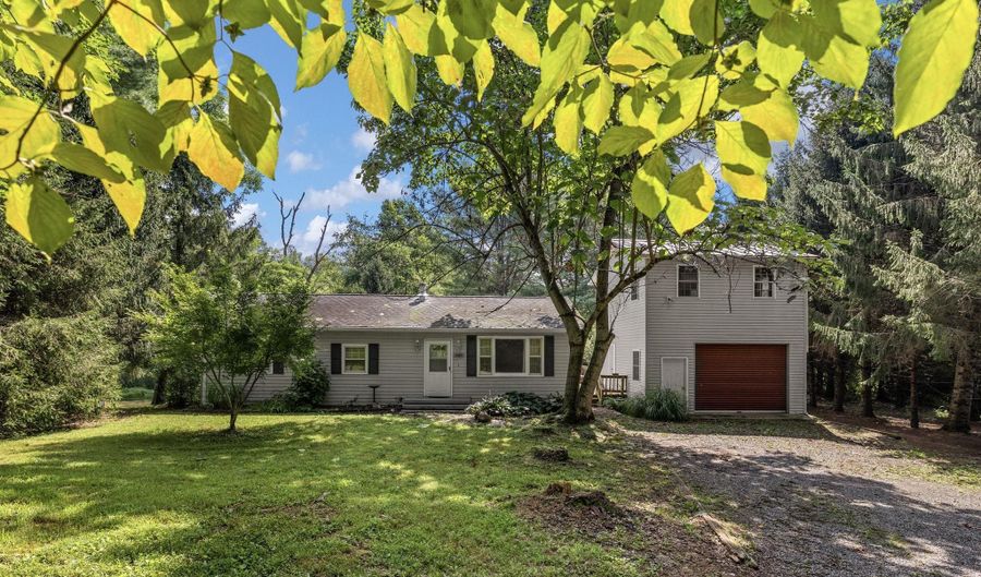 2083 OLD SAWMILL Ln, Amissville, VA 20106 - 3 Beds, 1 Bath