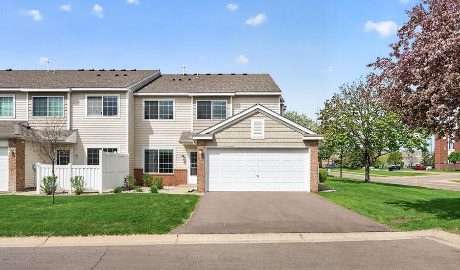 15822 Fleet Trl, Apple Valley, MN 55124 - 2 Beds, 2 Bath